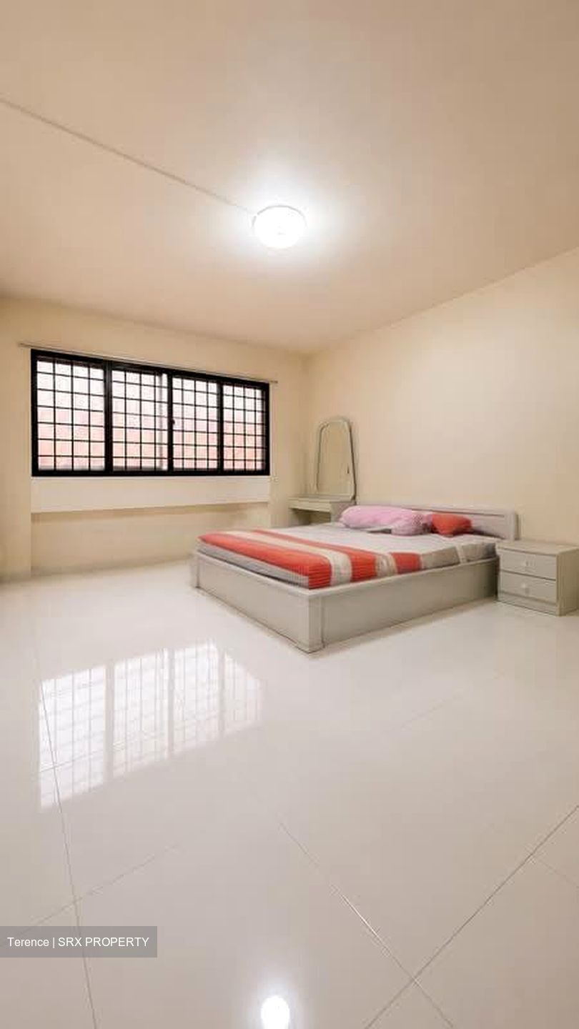Blk 221 Kovan Green (Hougang), HDB Executive #584889421